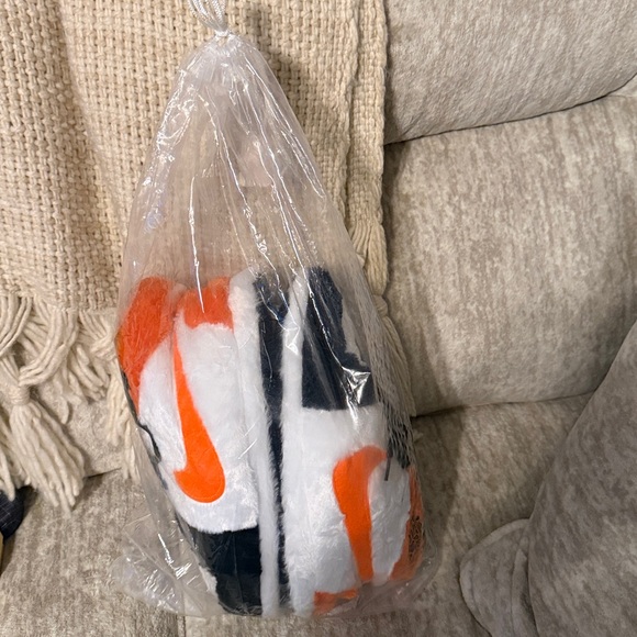 Nike Air Jordan Plush Slippers - Orange, Black, and White Gender Neutral - Picture 5 of 5